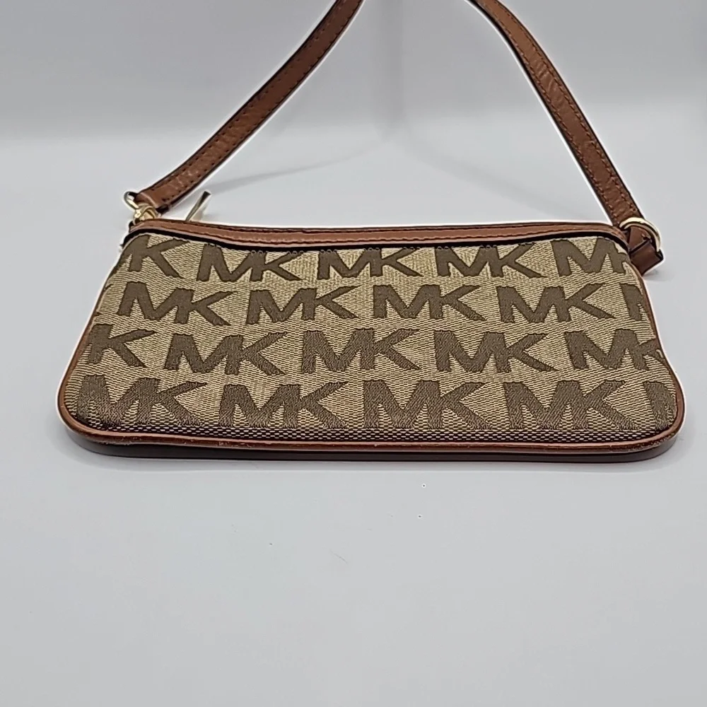 Michael Kors Mk Signature Beige/tan Beige Canvas W